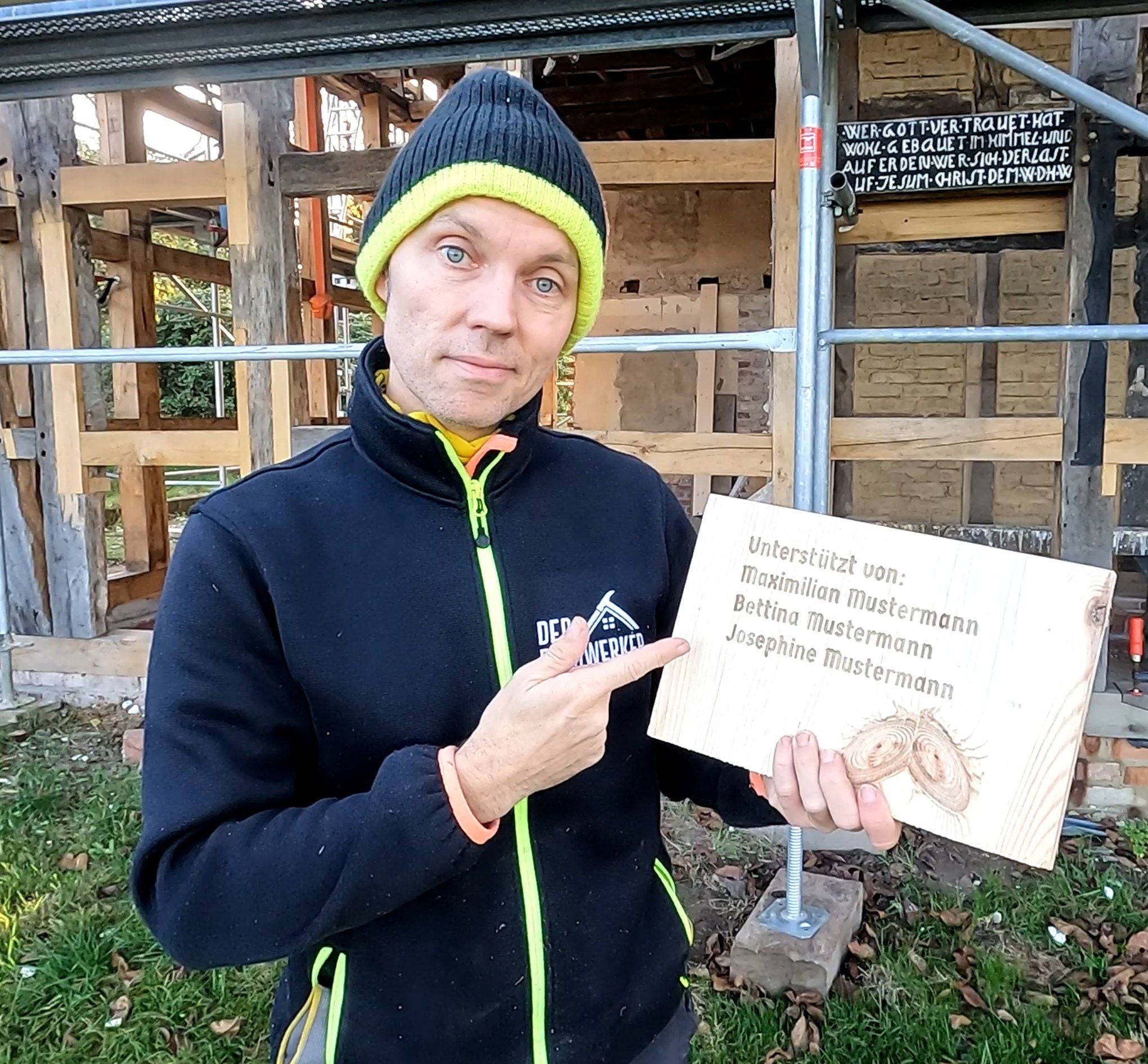 Dein Name auf einem Dachsparren